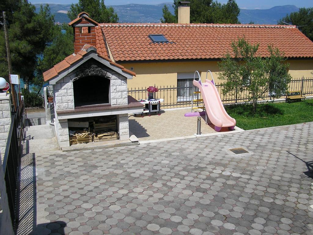 Apartments Viki Trogir Ngoại thất bức ảnh