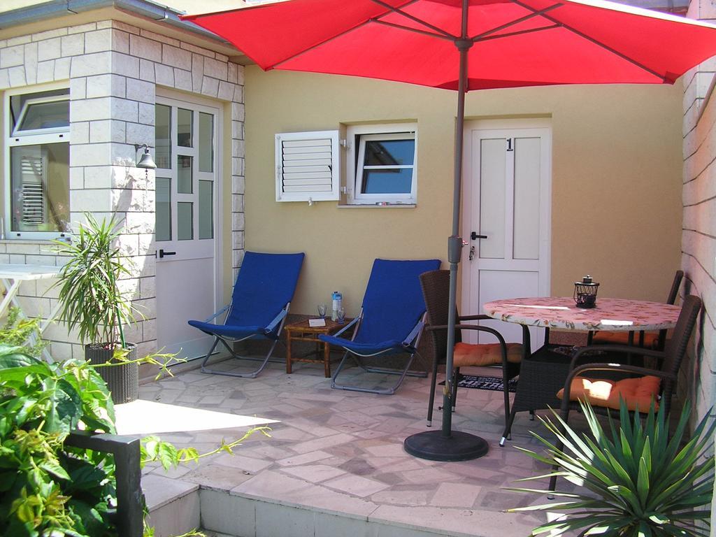 Apartments Viki Trogir Ngoại thất bức ảnh