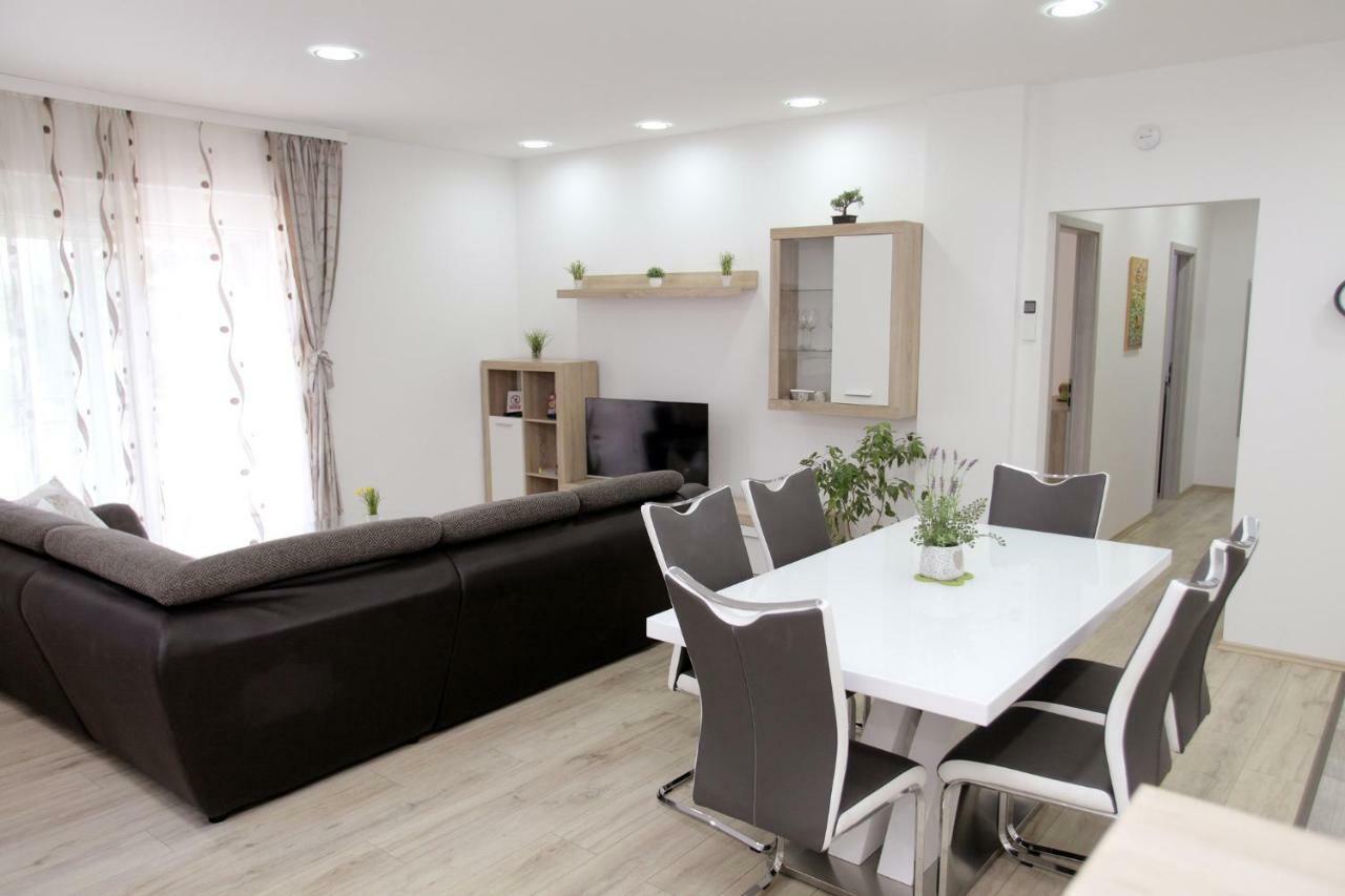 Apartments Viki Trogir Ngoại thất bức ảnh