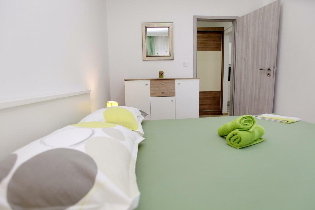 Apartments Viki Trogir Ngoại thất bức ảnh