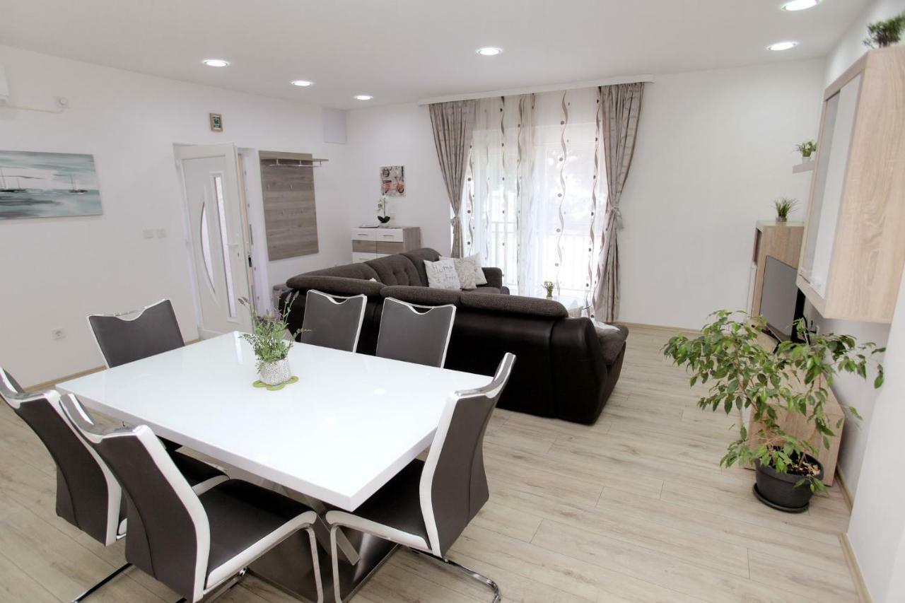 Apartments Viki Trogir Ngoại thất bức ảnh