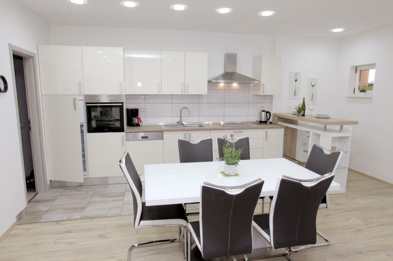 Apartments Viki Trogir Ngoại thất bức ảnh
