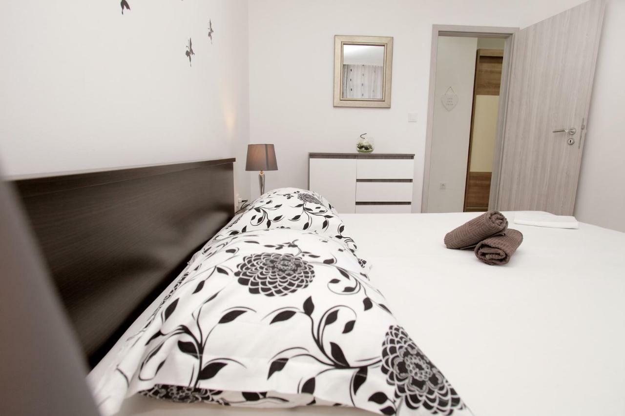 Apartments Viki Trogir Ngoại thất bức ảnh