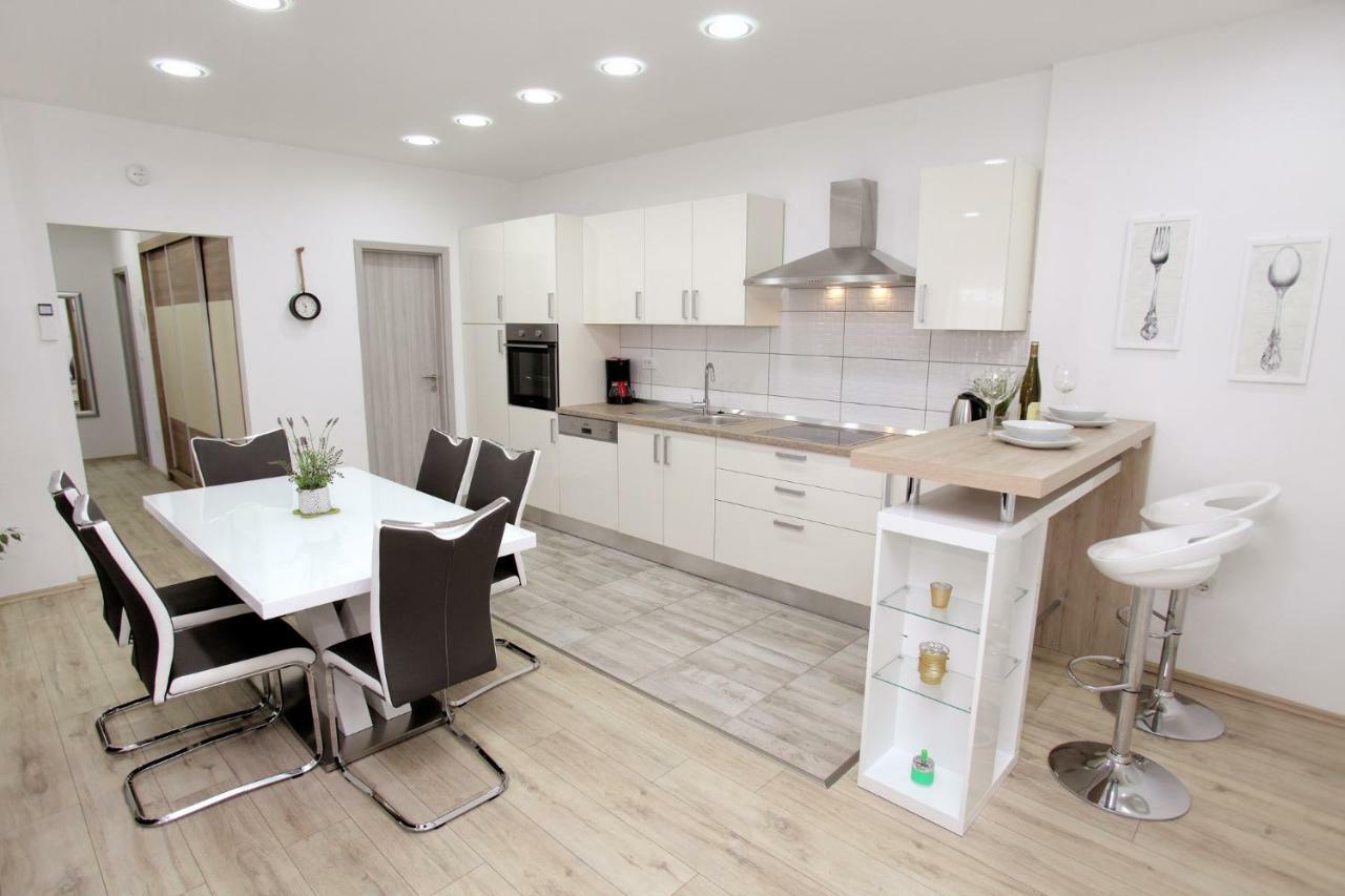 Apartments Viki Trogir Ngoại thất bức ảnh